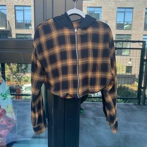 O-ring zip front hooded crop top